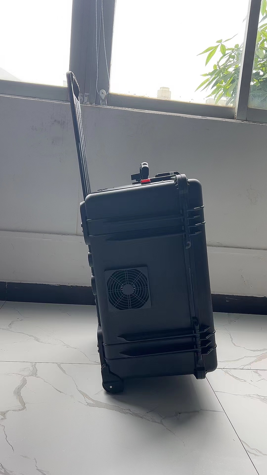 蒋湖农场手拉箱型移动通信干扰器